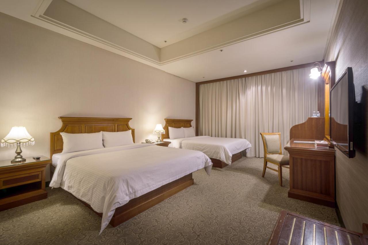 Guide Hotel Zhongli Zhongzheng Таоюань Екстер'єр фото
